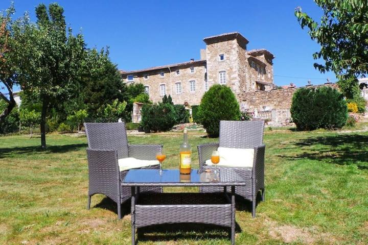 Gite Du Chateau Eclassan Εξωτερικό φωτογραφία